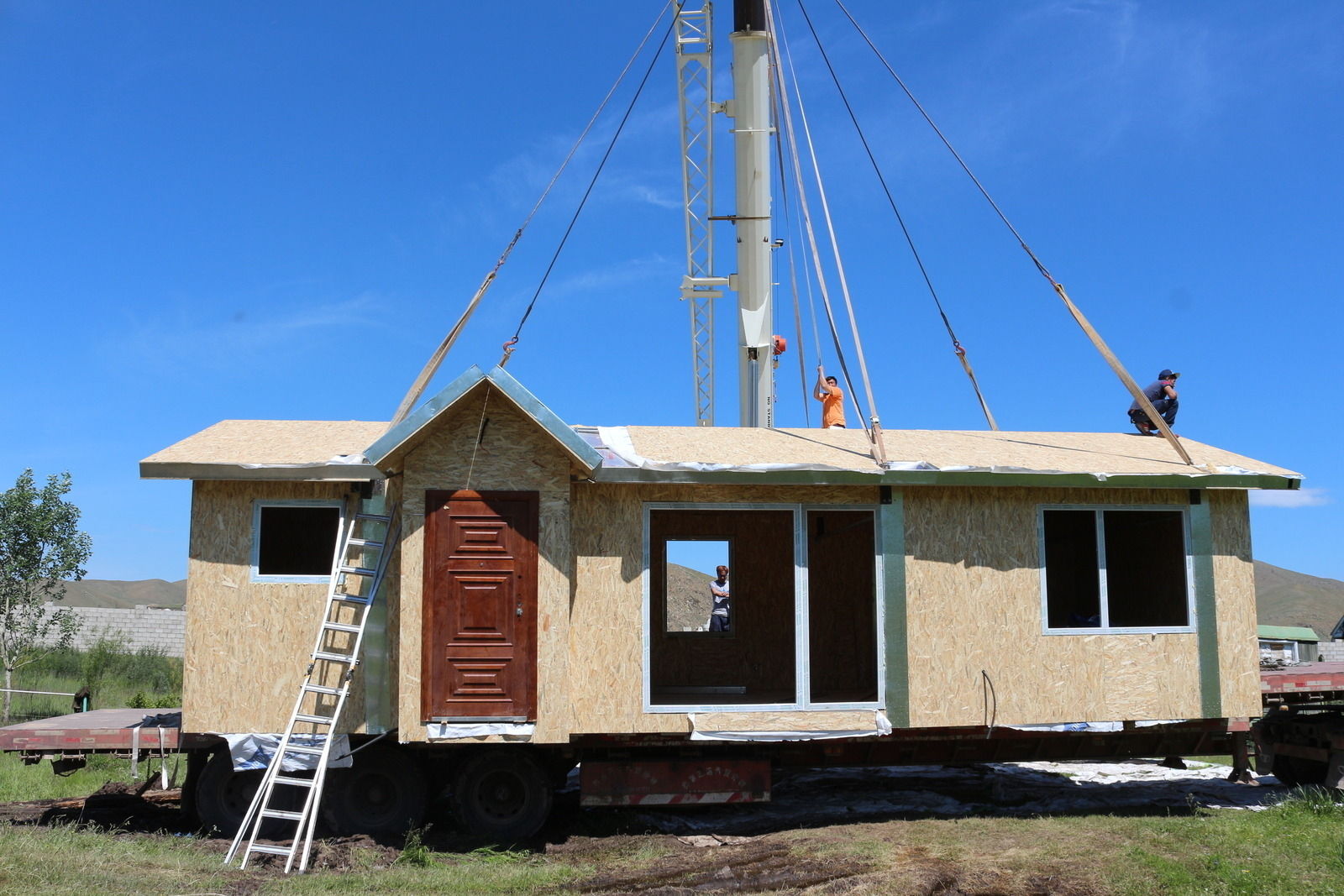 Зөөврийн сууц